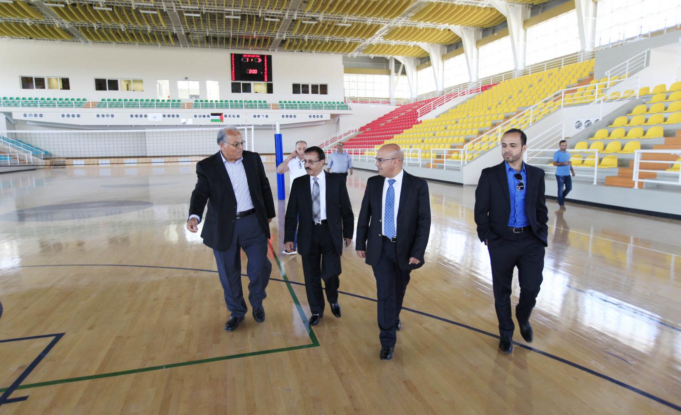 Chairman of Board of Directors Dr. Yousef Asfour Visits the Arab American University to Check its Achievements and Projects