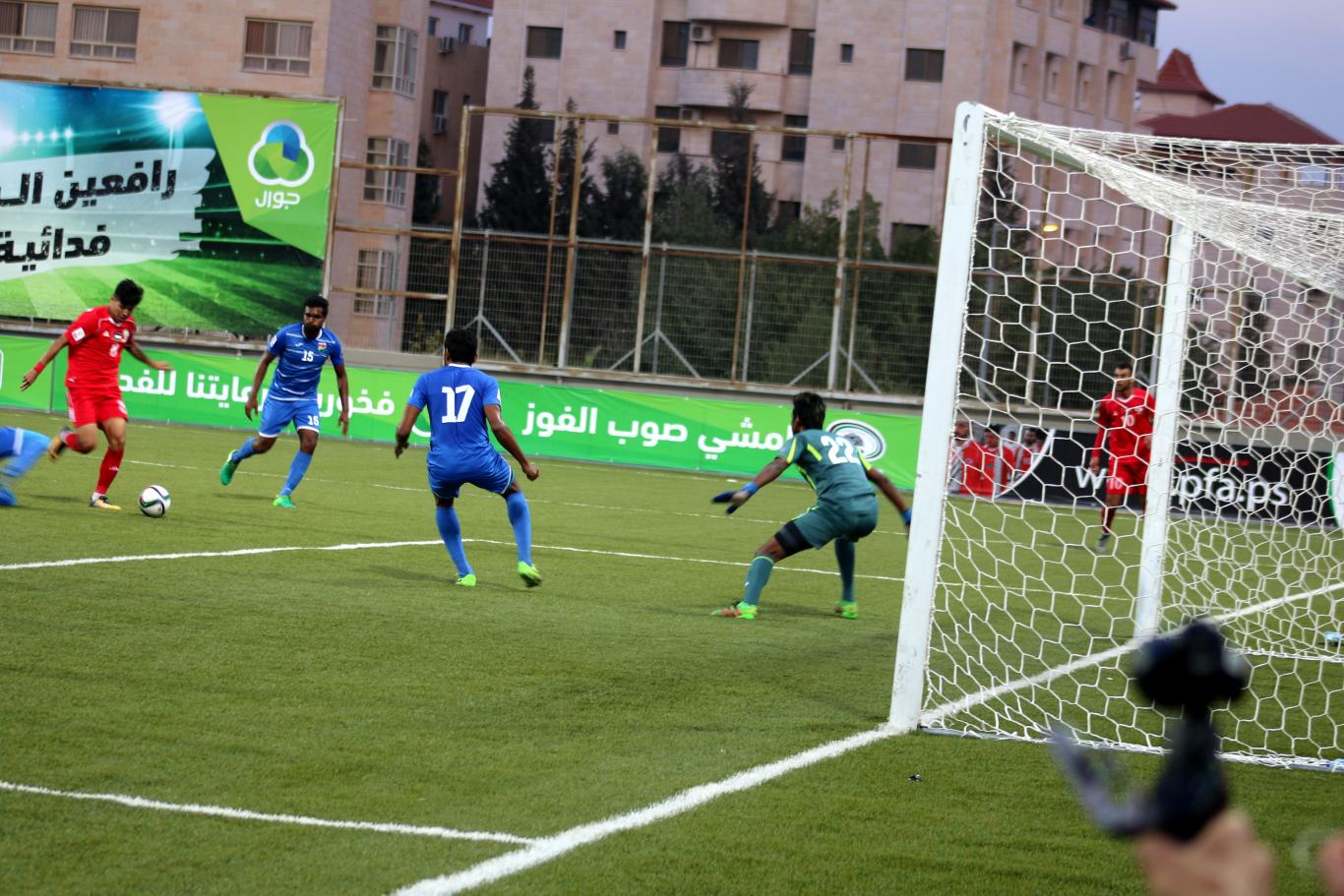 مباراة المنتخب الوطني الفلسطيني والمنتخب المالديفي على ستاد الجامعة العربية الامريكية الدولي