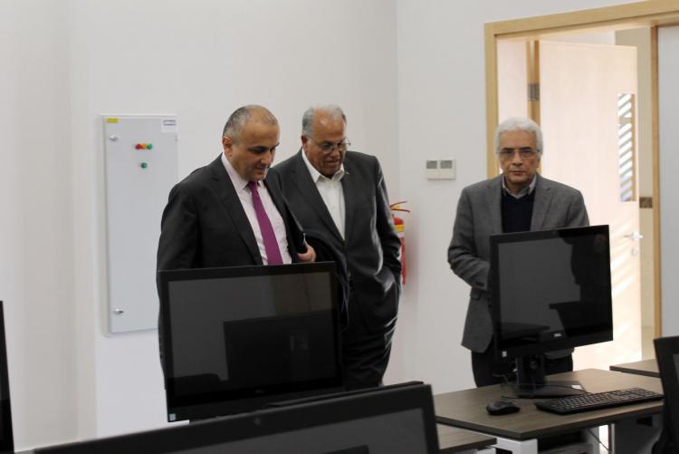 CEO OF THE PALESTINIAN TELECOMMUNICATION GROUP MR. AMMAR AL-AKER VISITS THE UNIVERSITY RAMALLAH CAMPUS 