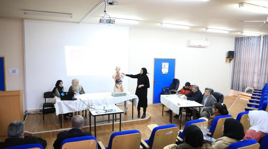 The discussion and presentation of a project about the human body that shows all the organs using a speaking technology