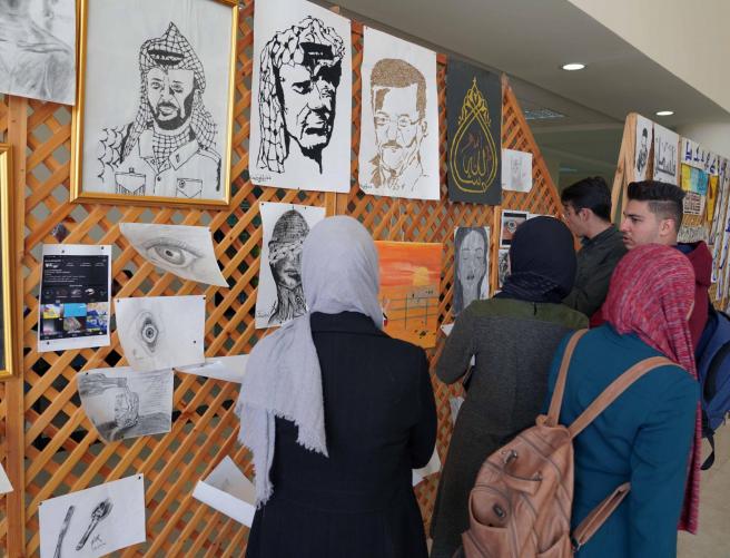 AAUP Organizes a Fair Containing Projects of its Students