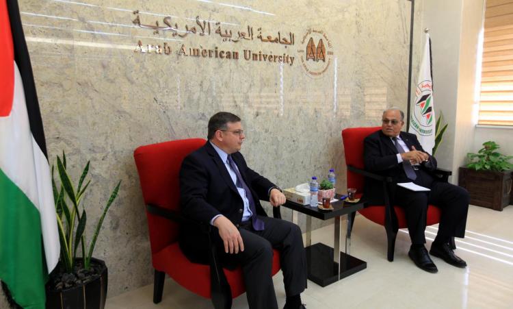 American Consul Visit to University